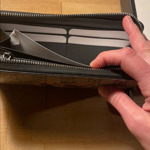 Gucci Tiger GG Supreme Monogram Zippy Wallet with Box & Dust Bag FULL INCLUSION - Picture 8 of 16